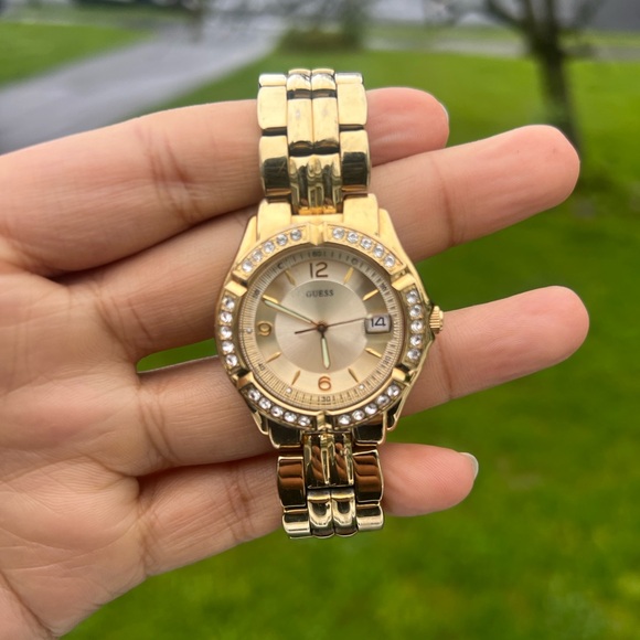 GUESS Gold-Tone Bracelet Watch with Date Feature. Color: Gold-Tone women’s main image 4